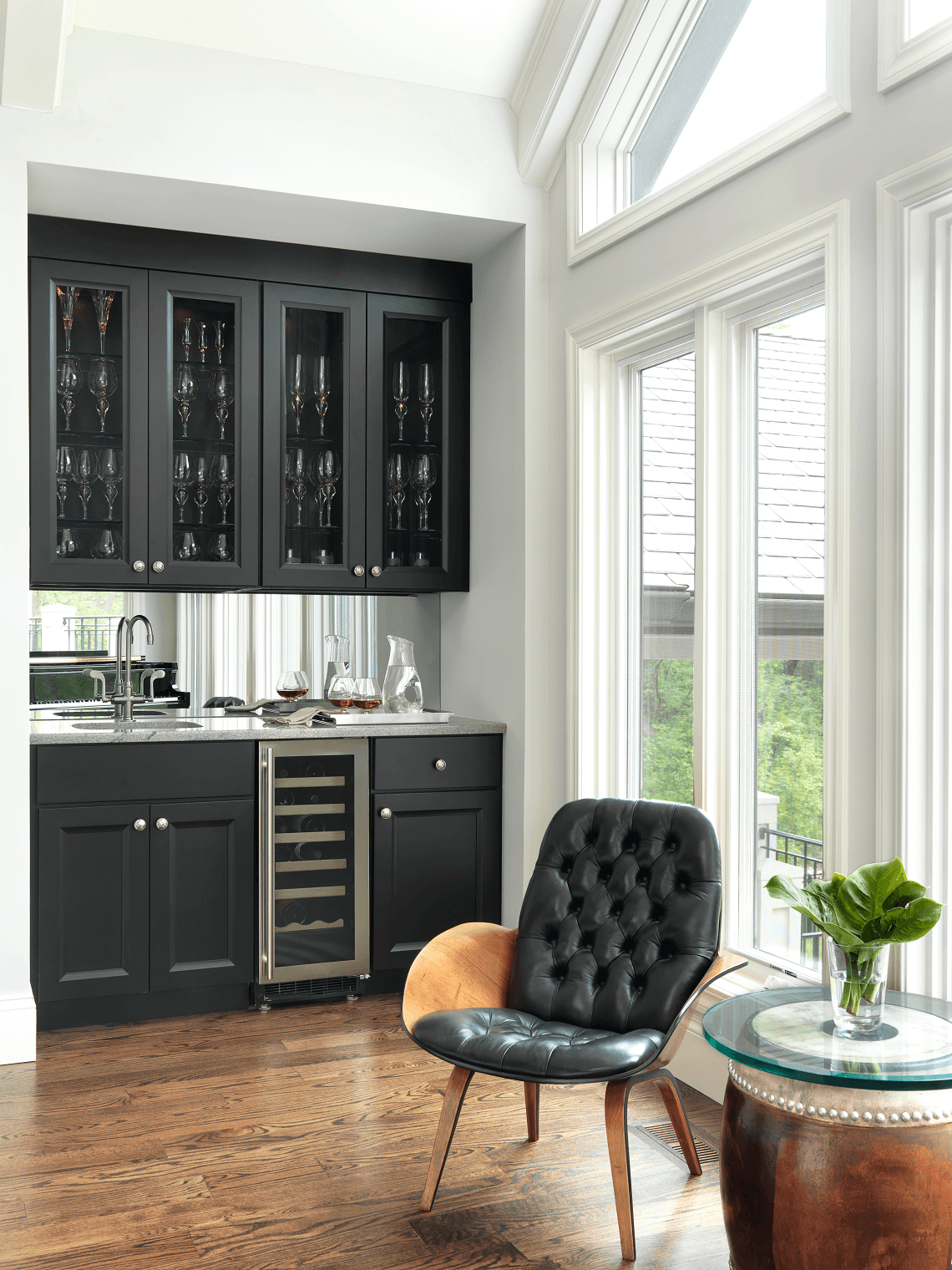 Traditional Wet Bar with Black Cabinetry – BeckAllen Cabinetry Traditional Wet Bar with Black Cabinetry - BeckAllen Cabinetry